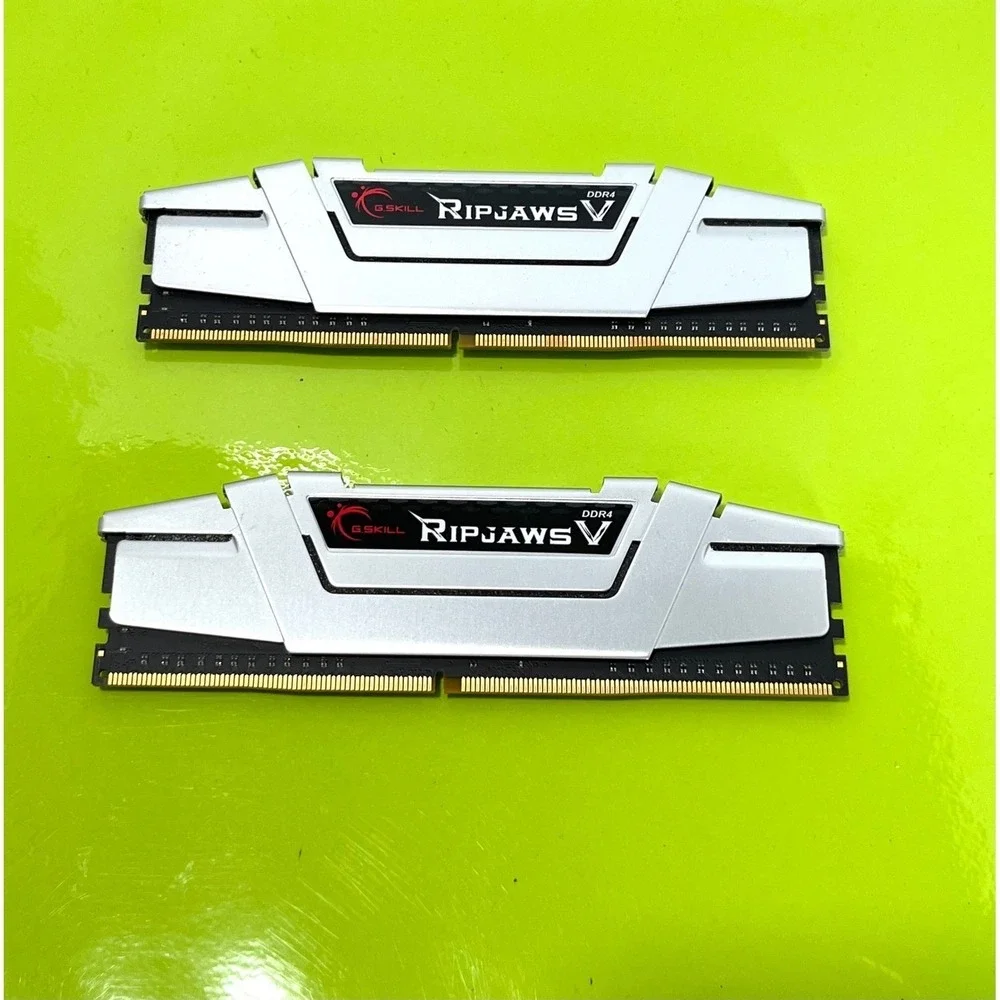 G.Skill Ripjaws V16GB 2x8GB DDR4 3000MHz PC4-24000 Desktop RAM F4-3000C16S-8GVSB